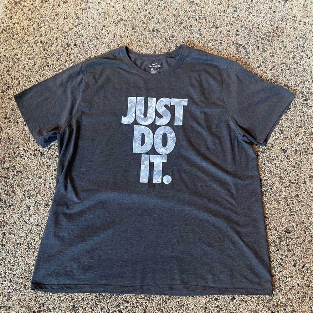 NIKE Mens Athletic Shirt Pre-Owned Like New